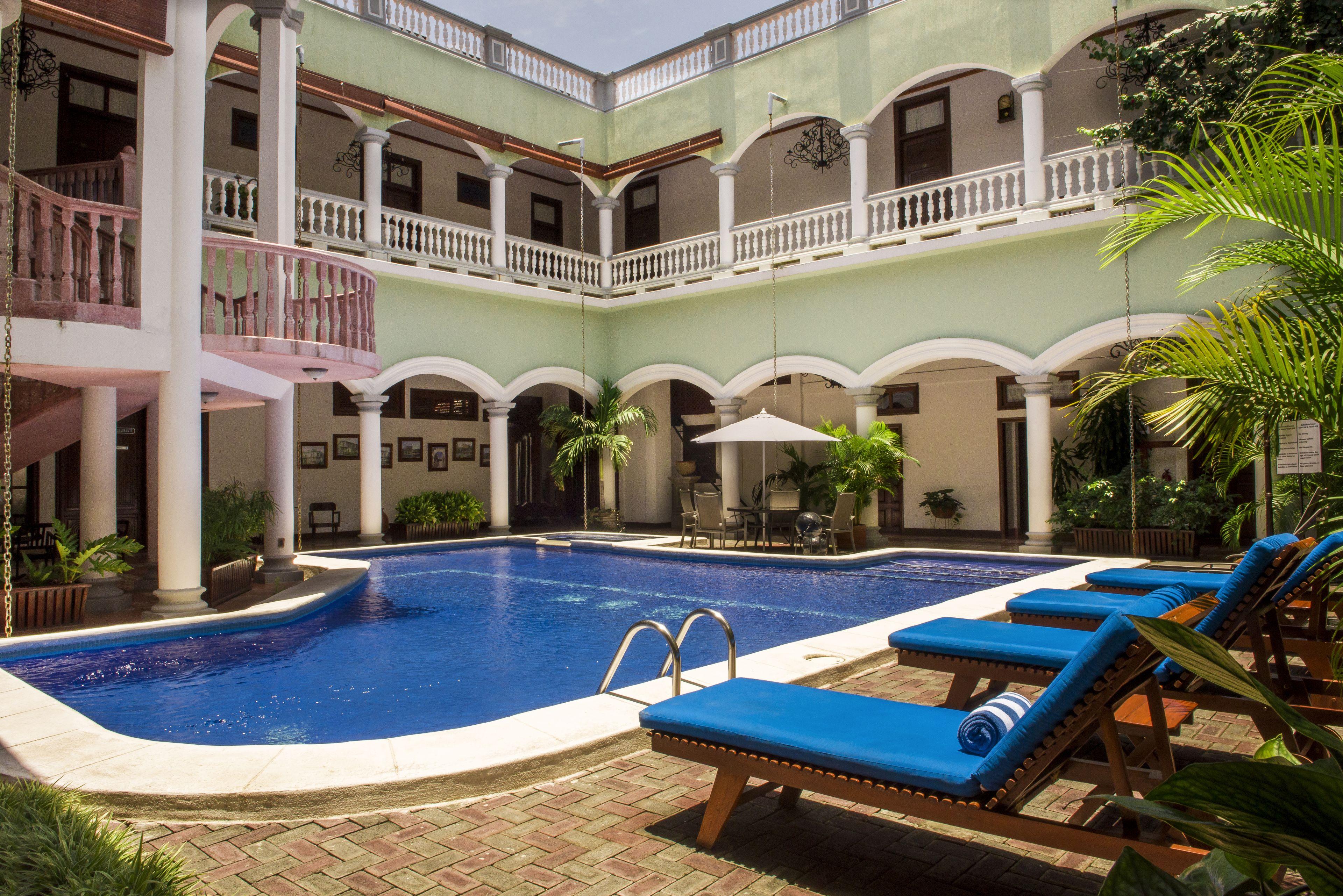 雷亚尔梅赛德酒店格拉纳达